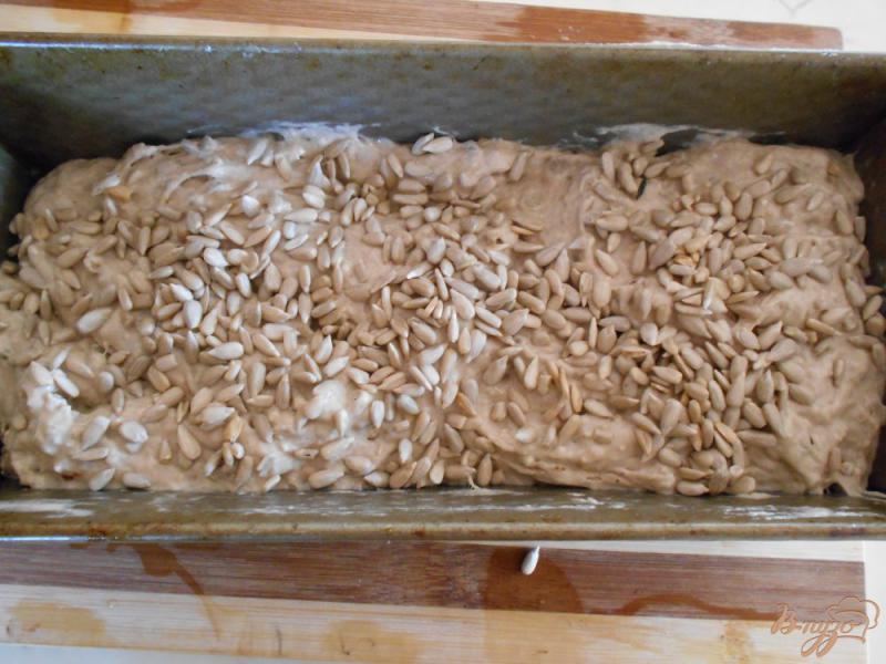 Фото приготовление рецепта: Хлеб с подсолнечными семечками шаг №6