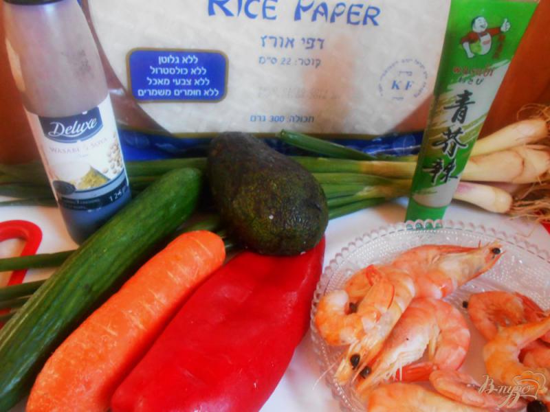 Фото приготовление рецепта: Блинчики из рисовой бумаги с креветками и овощами шаг №1