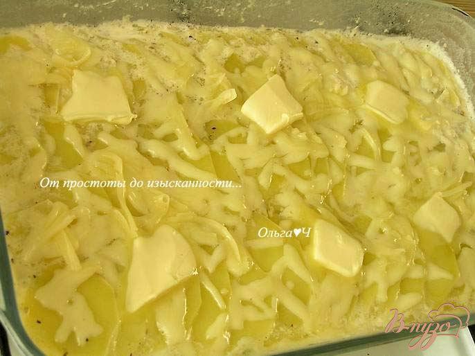 Фото приготовление рецепта: Картофельный гратен с рыбой шаг №5