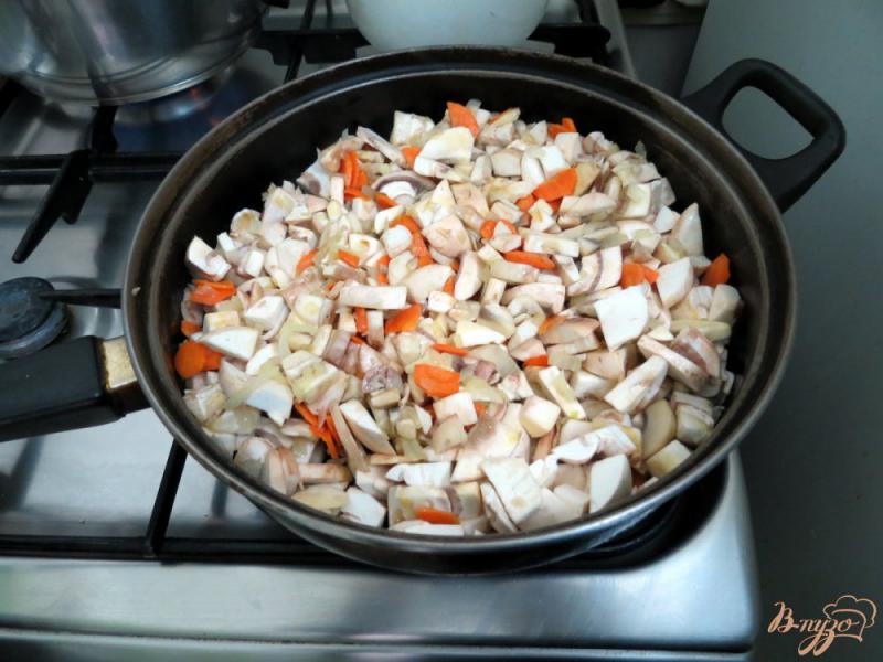 Фото приготовление рецепта: Суп пюре овощной  с шампиньонами шаг №6