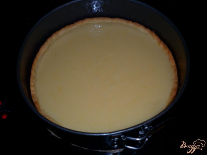 Фото приготовление рецепта: Лимонный торт (Torta meringata al limone) шаг №11