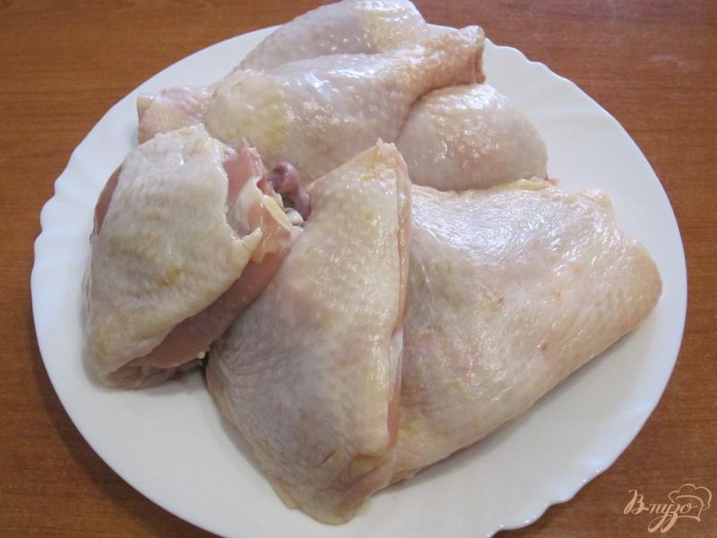 Фото приготовление рецепта: Куриные окорочка с картофелем в духовке шаг №2
