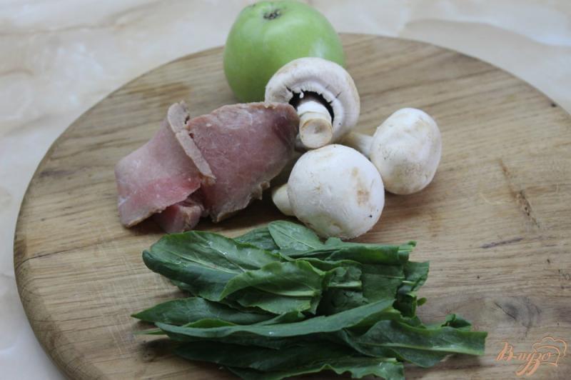 Фото приготовление рецепта: Тушенная свинина с зеленым яблоком и соевым соусом шаг №1