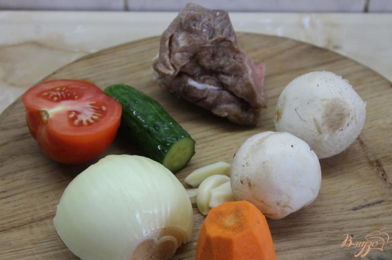 Фото приготовление рецепта: Свинина тушенная по - китайски с овощами и кунжутом шаг №1