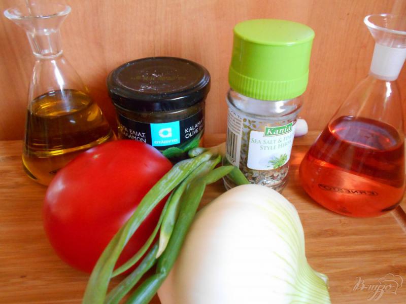 Фото приготовление рецепта: Салат помидорный с оливковой пастой шаг №1