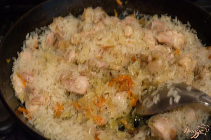 Фото приготовление рецепта: Рис с курицей за 30 минут шаг №7