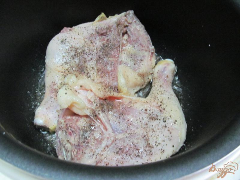 Фото приготовление рецепта: Куриные окорока в мультиварке шаг №2