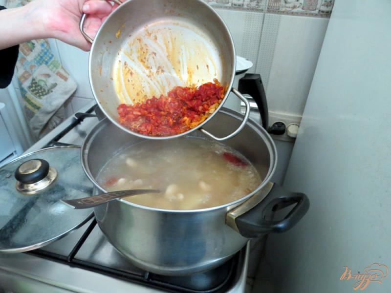 Фото приготовление рецепта: Суп из фасоли с копчёностями шаг №9