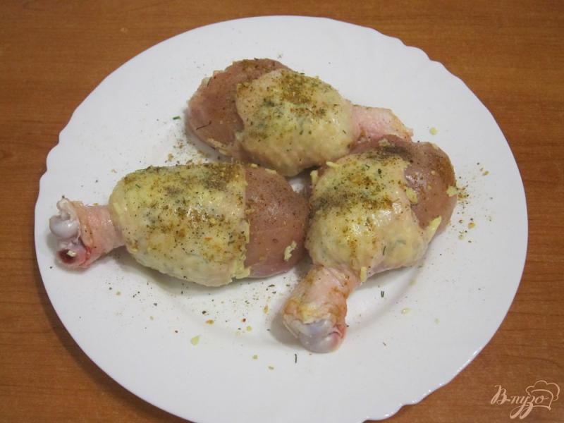 Фото приготовление рецепта: Куриные ножки в беконе шаг №7