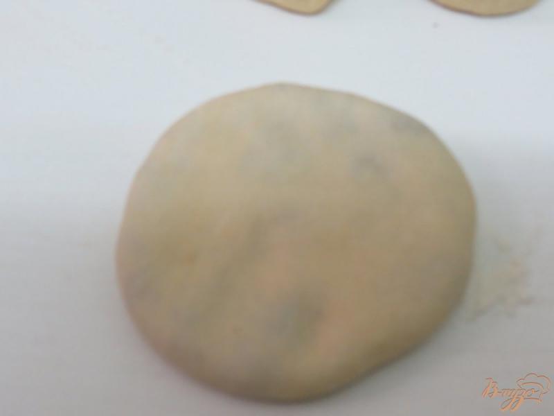 Фото приготовление рецепта: Пирожки с грибной начинкой шаг №9