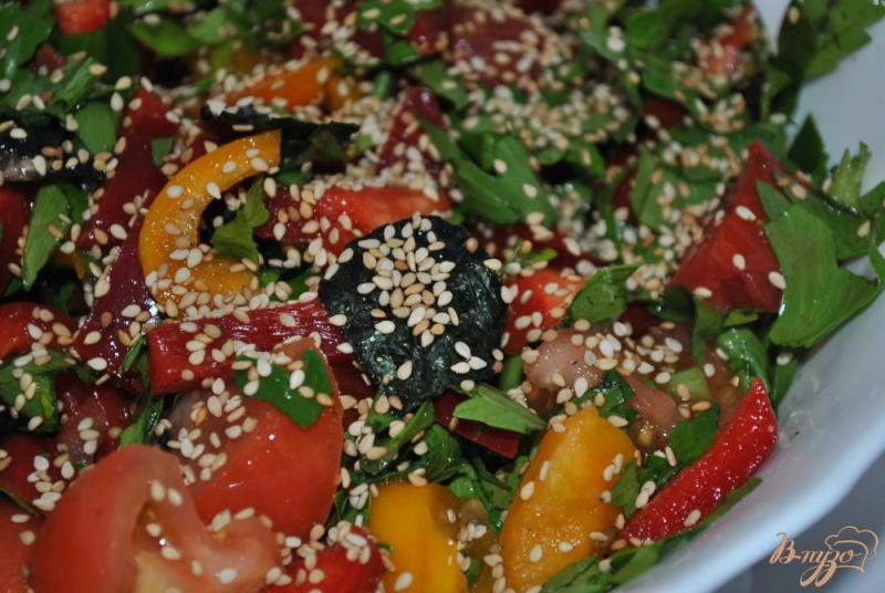 Фото приготовление рецепта: Салат с водорослями нори шаг №5