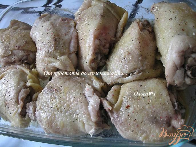 Фото приготовление рецепта: Куриные бедра, запеченные с тыквой шаг №2