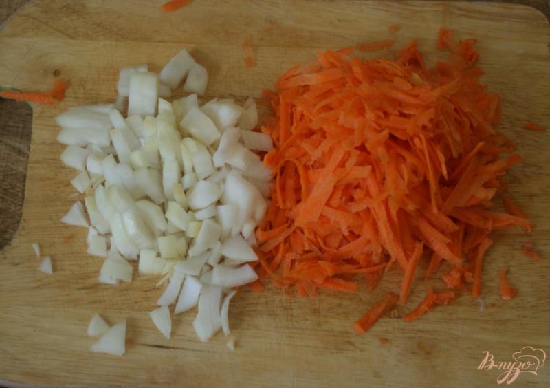 Фото приготовление рецепта: Курица с овощами в томатно-сметанном соусе шаг №3