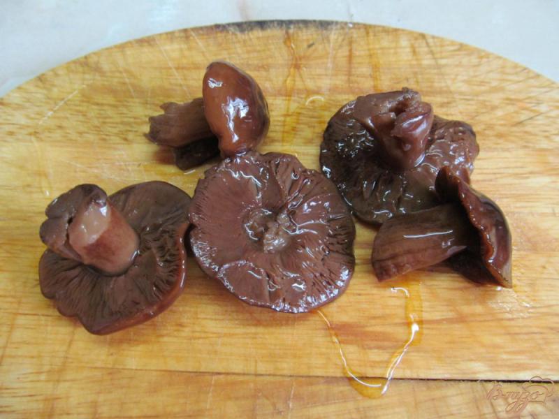 Фото приготовление рецепта: Борщ с маринованными грибами шаг №7