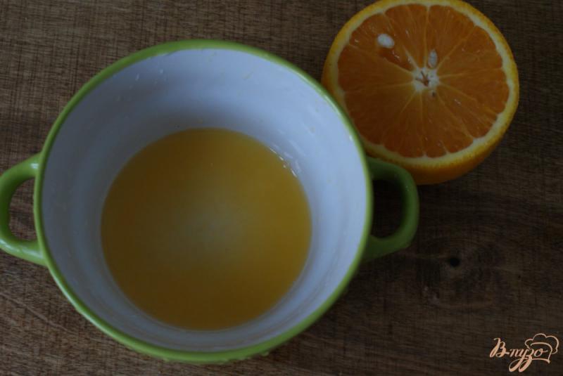 Фото приготовление рецепта: Апельсиновые маффины с фундуком шаг №2