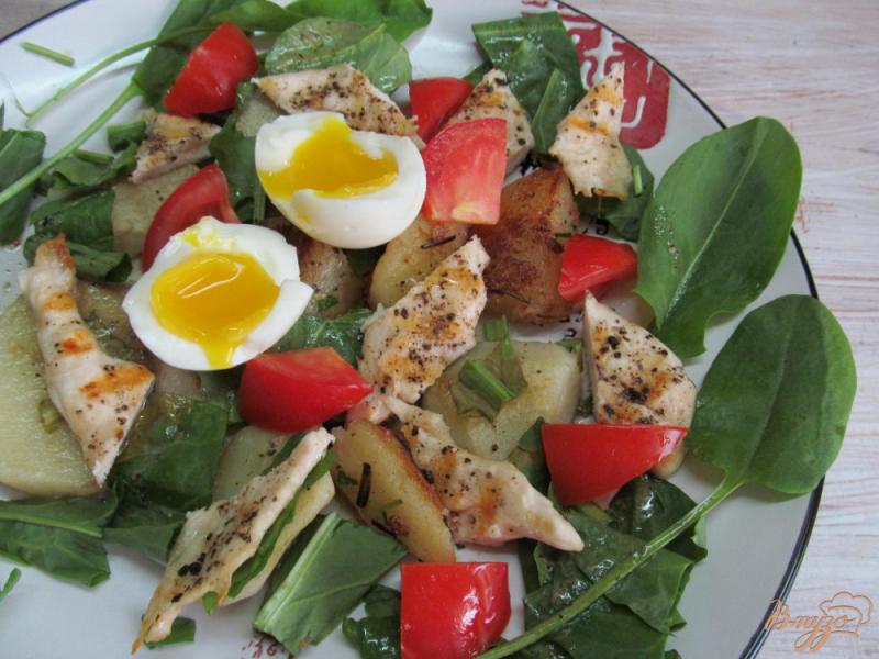 Фото приготовление рецепта: Теплый салат с курицей шаг №10