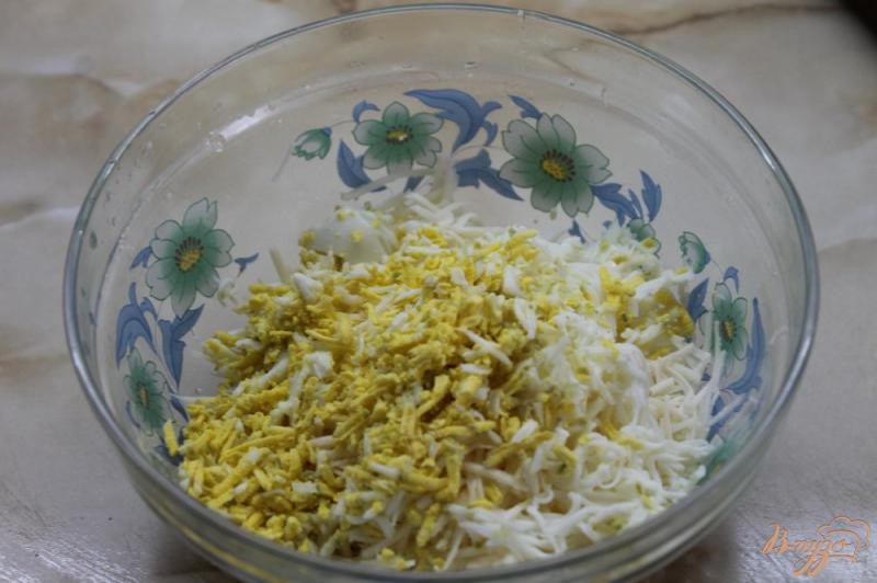 Фото приготовление рецепта: Паштет из маринованной салаки с плавленым сыром шаг №2