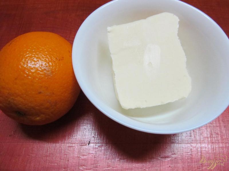 Фото приготовление рецепта: Французские гренки с апельсиновым маслом шаг №1