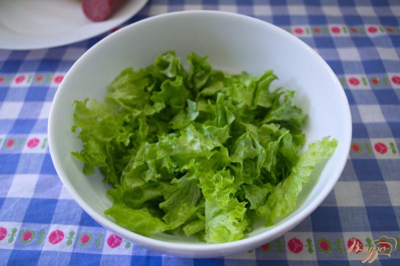 Фото приготовление рецепта: Арагонский салат с салями шаг №1