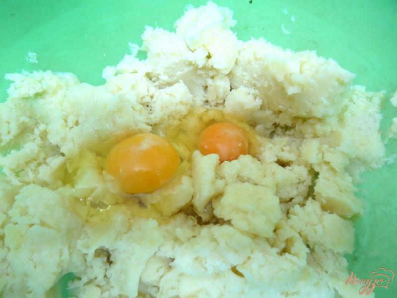 Фото приготовление рецепта: Картофельные пирожки с грибами шаг №6
