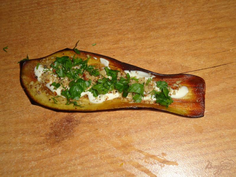Фото приготовление рецепта: Баклажаны с орехами и зеленью шаг №5