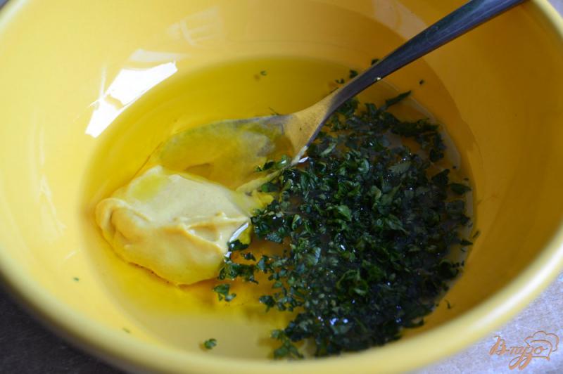 Фото приготовление рецепта: Овощной салат с яичной заправкой шаг №4