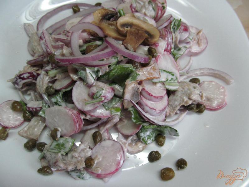 Фото приготовление рецепта: Салат из мяса с редисом шаг №6