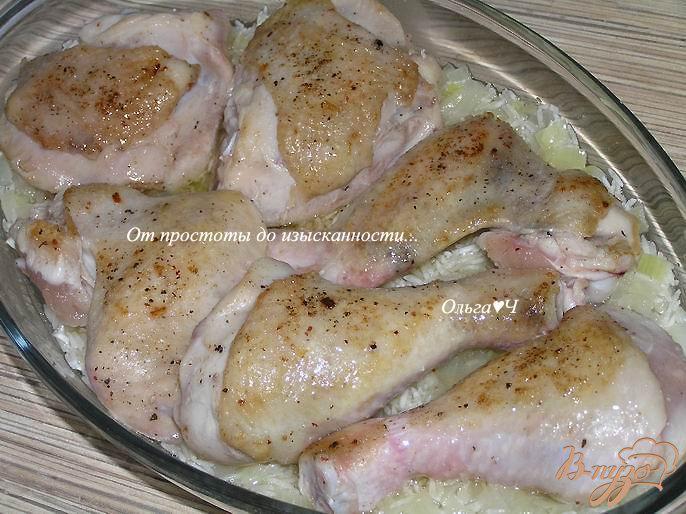 Фото приготовление рецепта: Курица, запеченная с рисом в чесночном соусе шаг №2