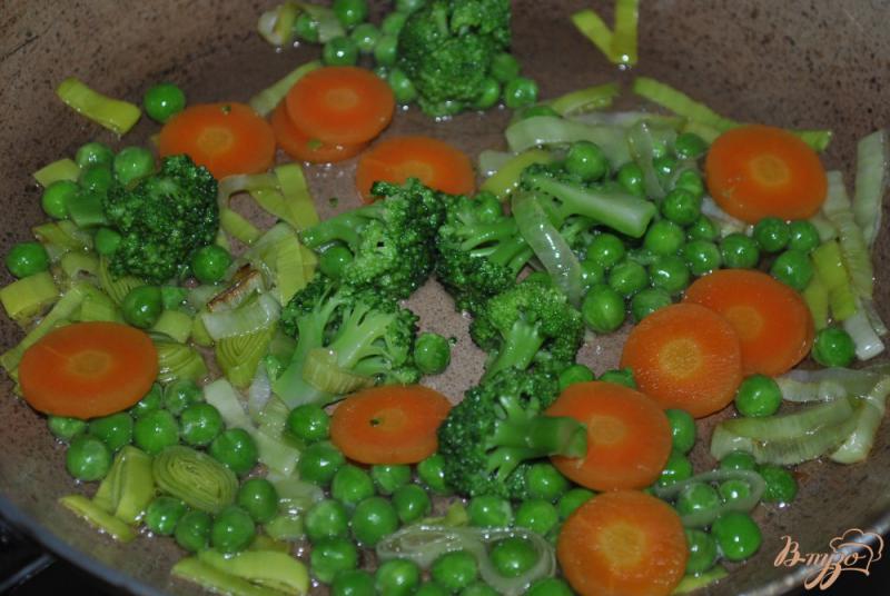 Фото приготовление рецепта: Форель с хамоном с овощным гарниром шаг №7