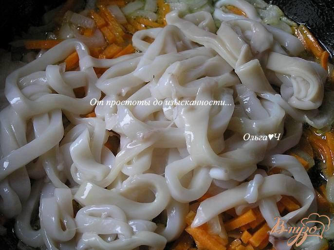 Фото приготовление рецепта: Овощной суп с кальмарами шаг №1
