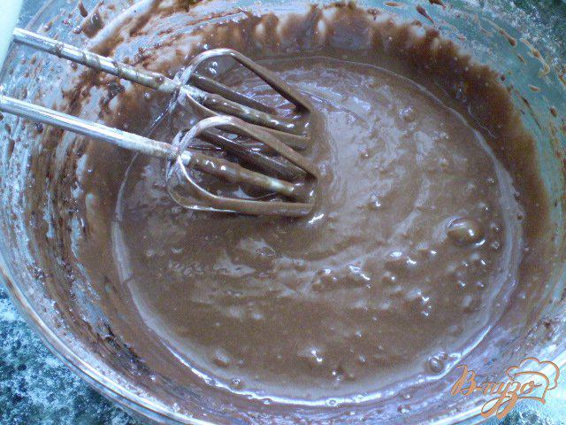 Фото приготовление рецепта: Шоколадное кухэ шаг №9