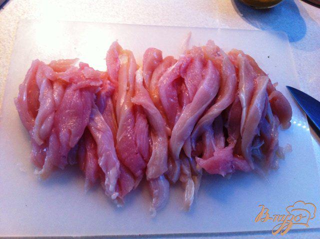 Фото приготовление рецепта: Куриное филе с ананасом и карри шаг №8