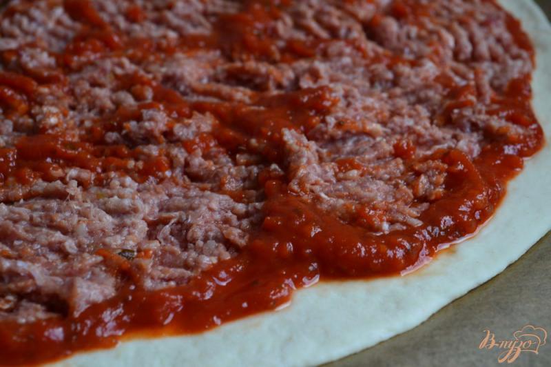 Фото приготовление рецепта: Пицца с мясным фаршем шаг №2