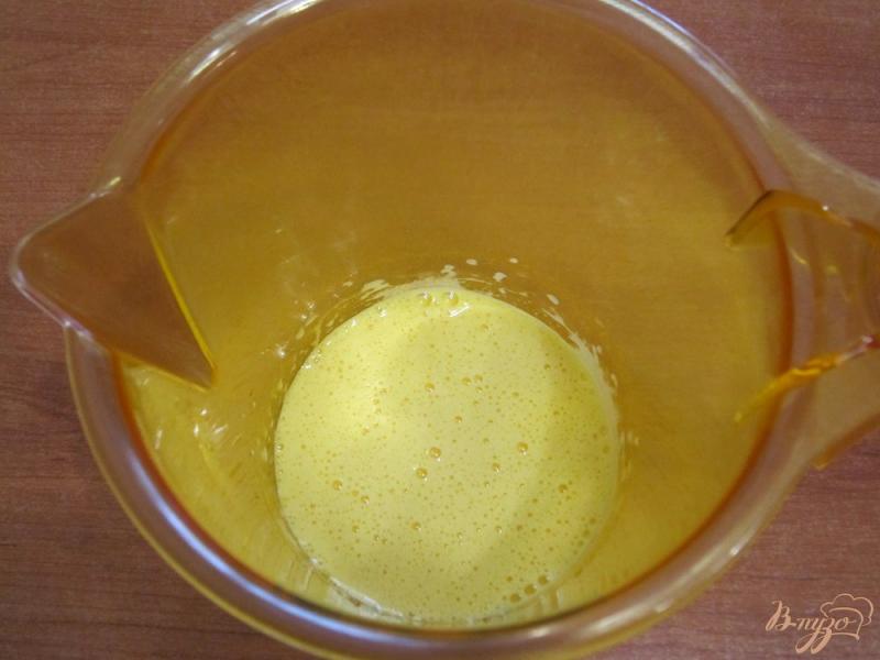 Фото приготовление рецепта: Коктейль с лимоном и мороженым шаг №3