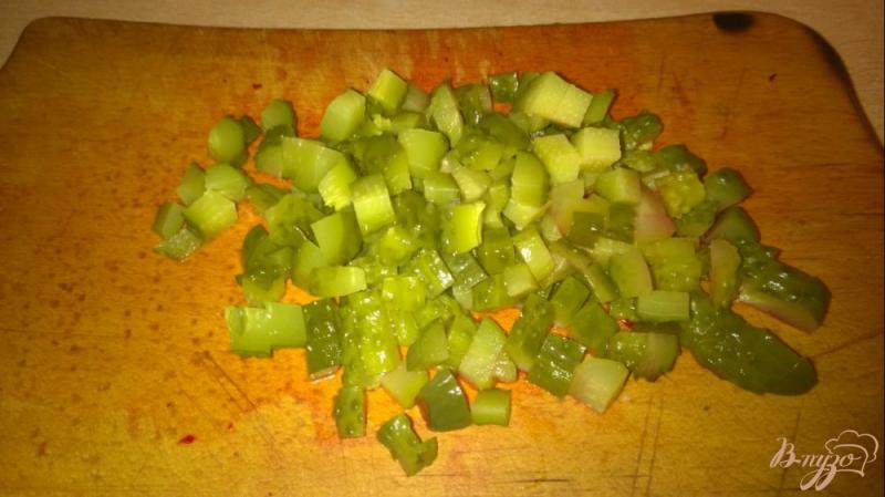 Фото приготовление рецепта: Салат со свеклы и огурцов шаг №2