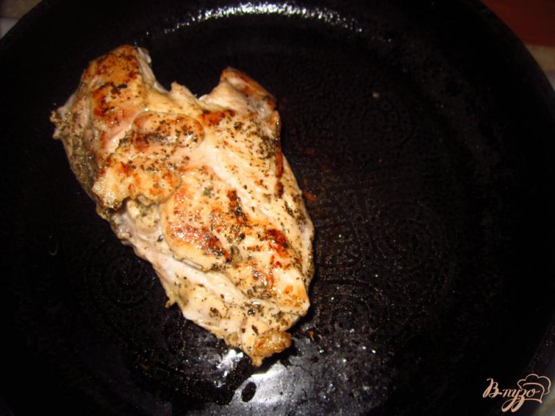 Фото приготовление рецепта: Курица в горчично- луковом соусе шаг №3