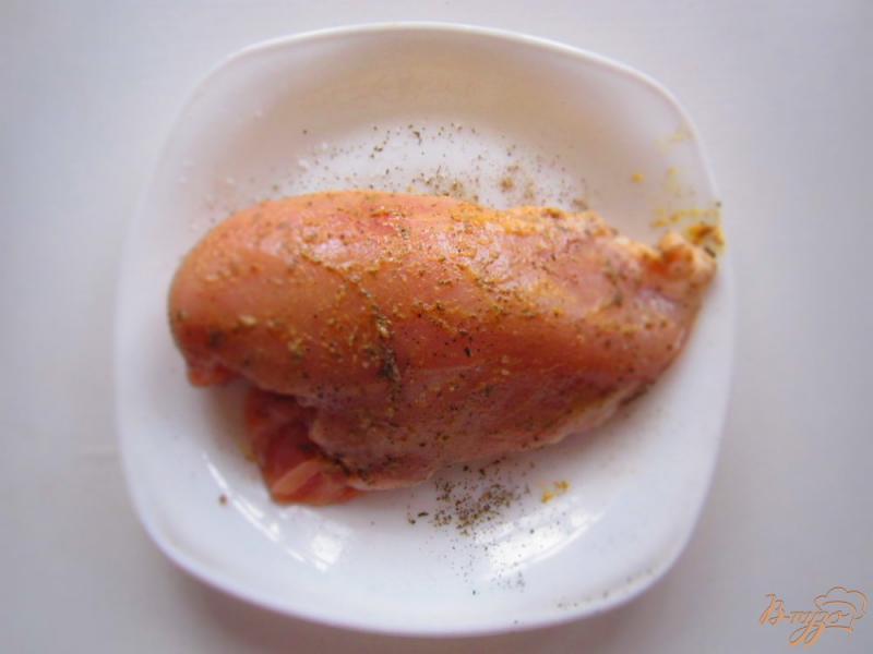 Фото приготовление рецепта: Курица в горчично- луковом соусе шаг №1