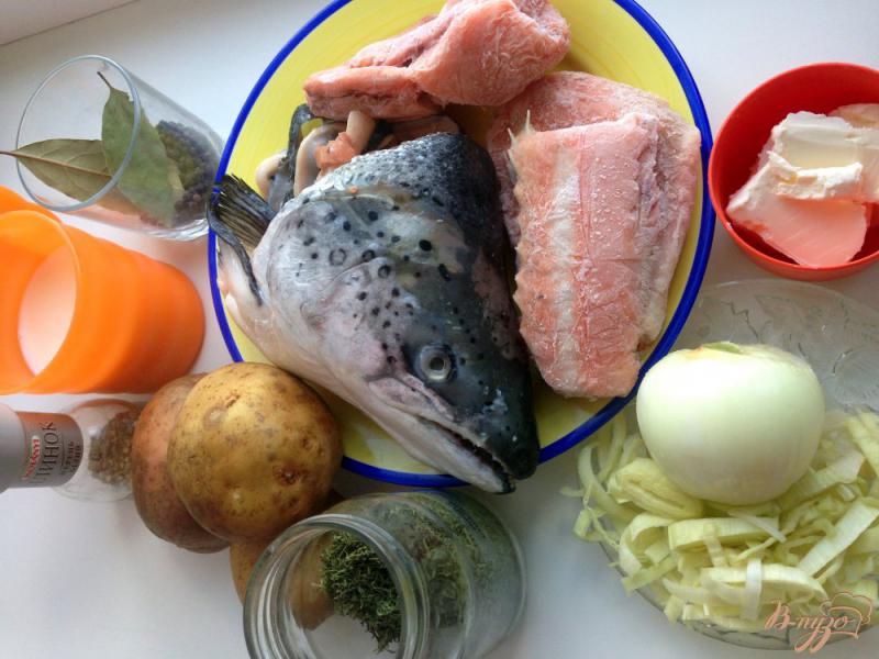 Фото приготовление рецепта: Финский суп из лосося  (Lohikeitto) шаг №1