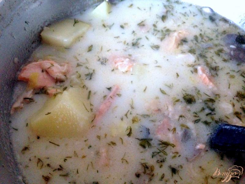 Фото приготовление рецепта: Финский суп из лосося  (Lohikeitto) шаг №7
