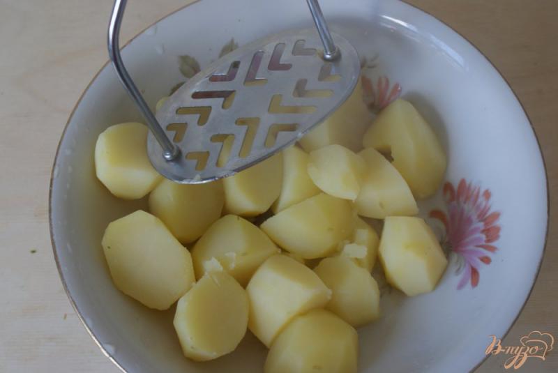 Фото приготовление рецепта: Вареники с картофелем и зеленью шаг №6