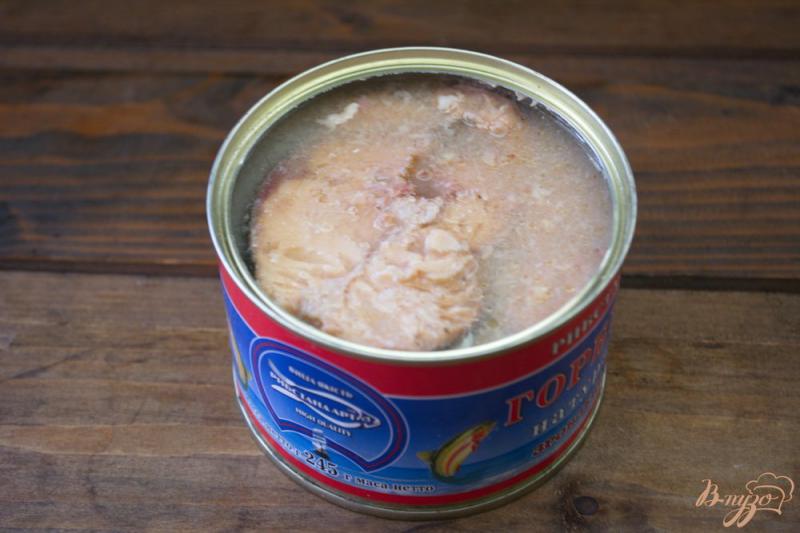 Фото приготовление рецепта: Легкий рыбно-картофельный суп с консервами шаг №6