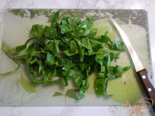 Фото приготовление рецепта: Салат с огурцом и шпинатом шаг №3