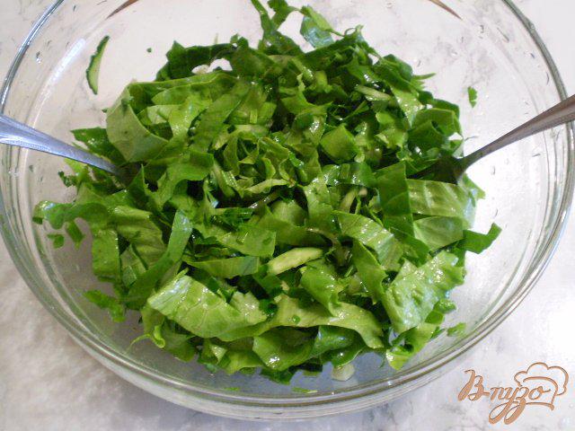Фото приготовление рецепта: Салат с огурцом и шпинатом шаг №8