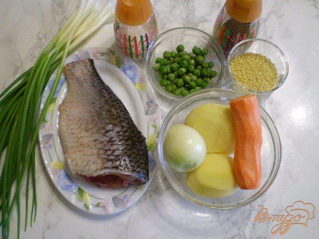 Фото приготовление рецепта: Суп рыбный с горошком шаг №1