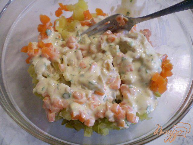 Фото приготовление рецепта: Салат овощной с фасолевым соусом шаг №5