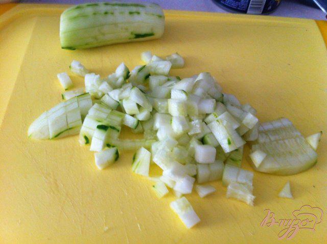 Фото приготовление рецепта: Картофельный салат с тунцом шаг №5