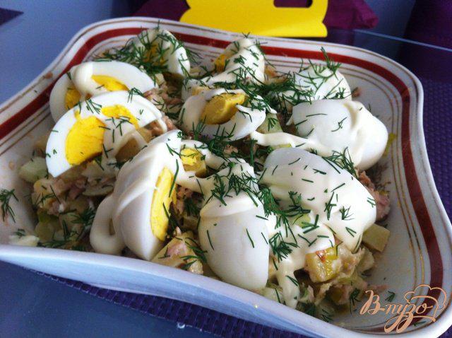 Фото приготовление рецепта: Картофельный салат с тунцом шаг №8