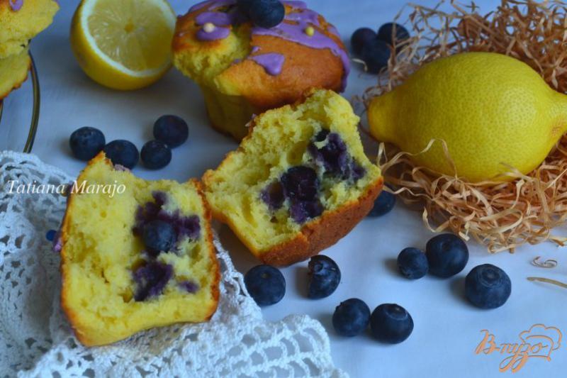 Фото приготовление рецепта: Лимонные кексы с черникой шаг №8