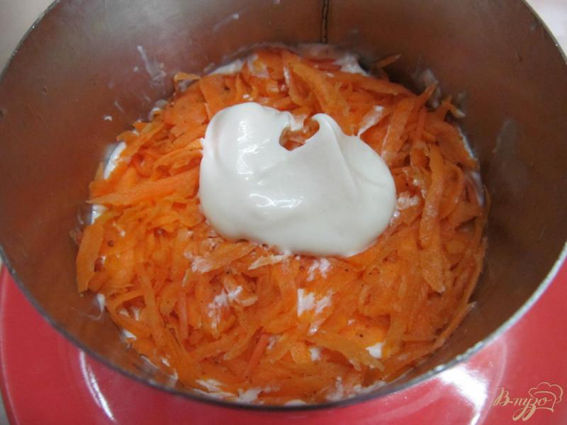 Фото приготовление рецепта: Салат из сельди с фасолью шаг №8