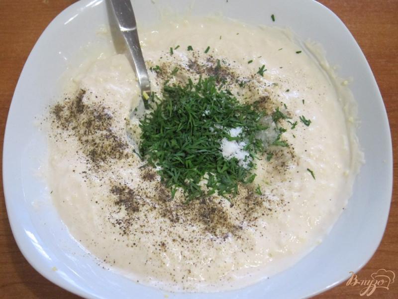 Фото приготовление рецепта: Соус с яйцами, сметаной и острым кетчупом шаг №7